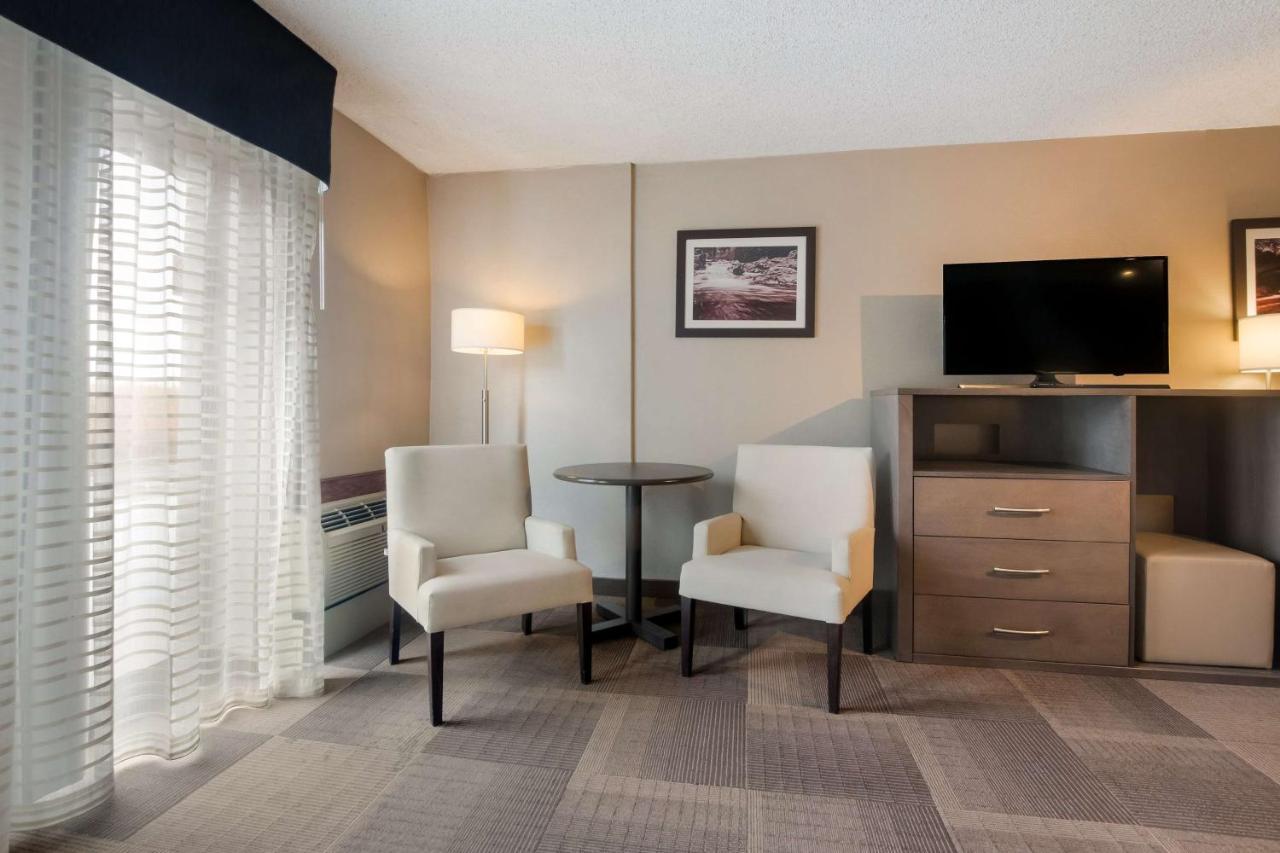 Best Western St Catharines Hotel & Conference Centre Saint Catharines Exterior photo